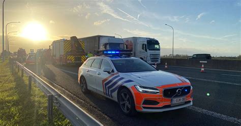 ongeval gistel vandaag|Nederlandse vader overleden bij ongeval op E40 in。